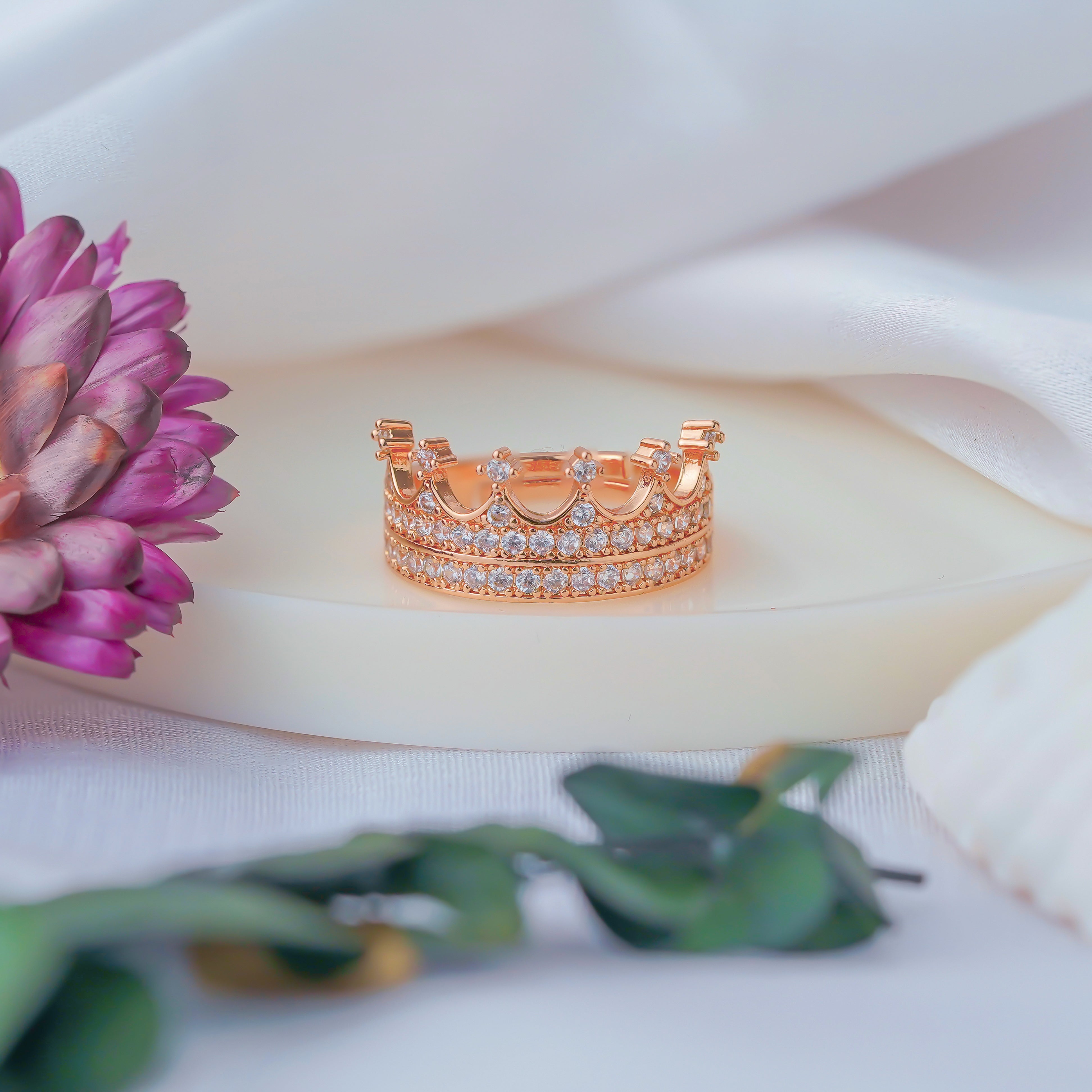Modern King: Exquisite Rose Gold Artificial Ring